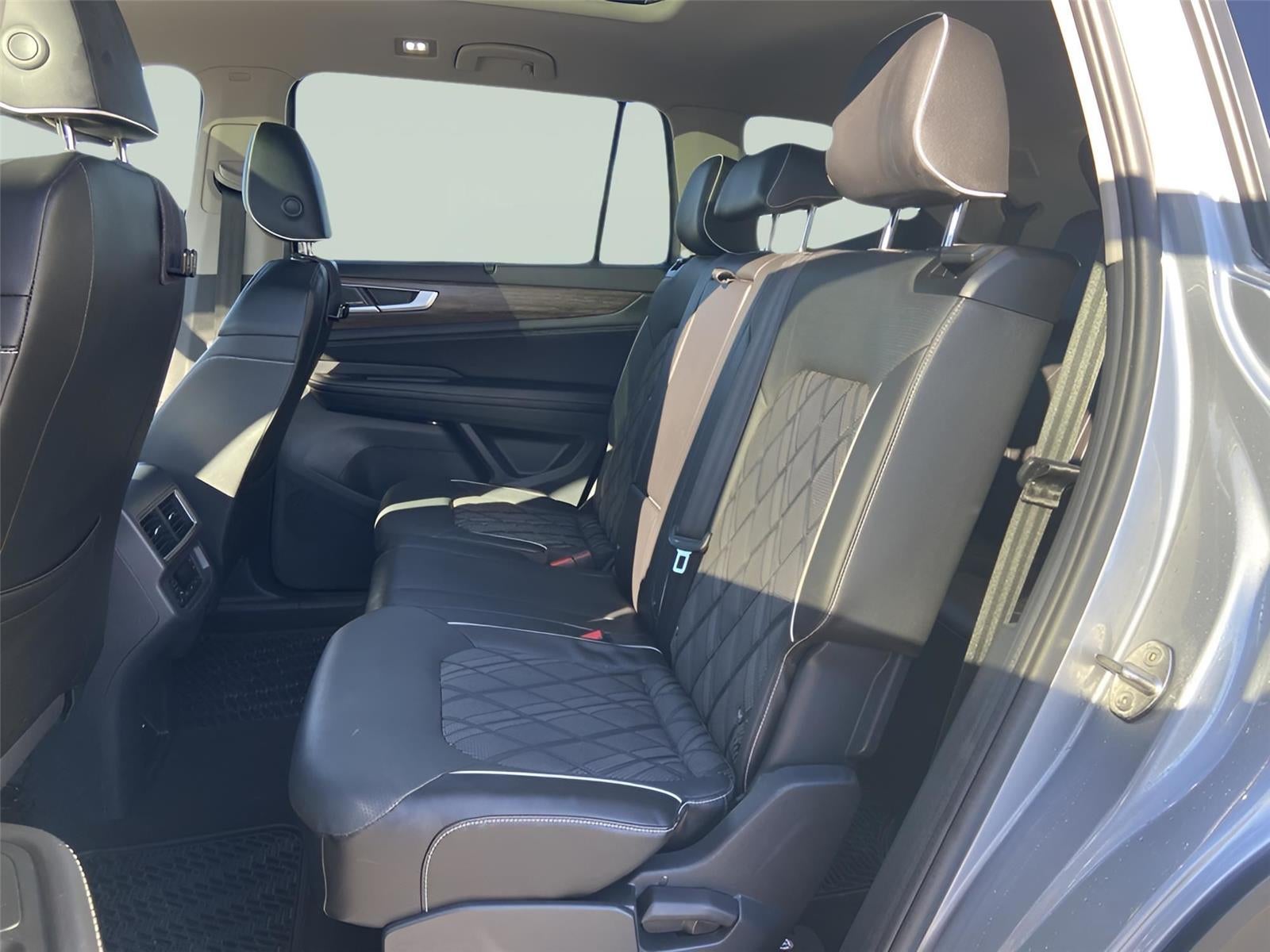 2024 Volkswagen Atlas 2.0T SEL Premium R-Line