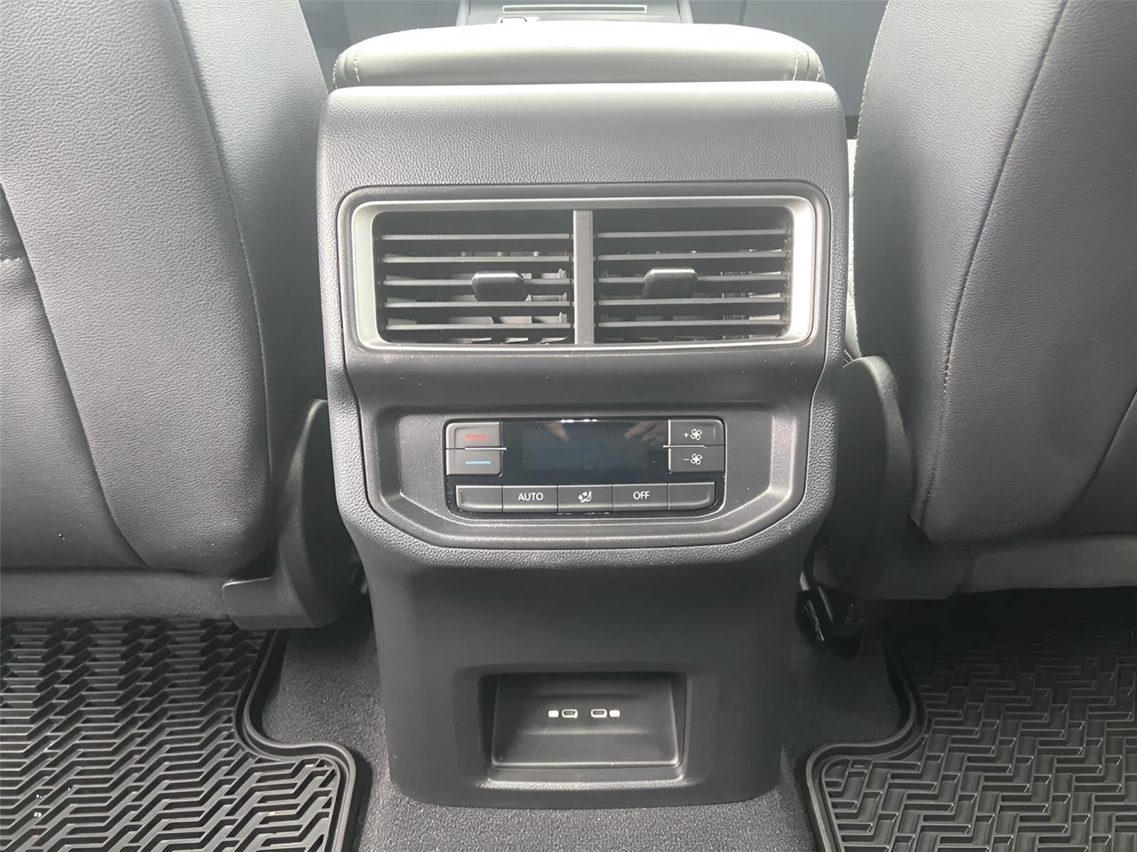 2025 Volkswagen Atlas 2.0T SE