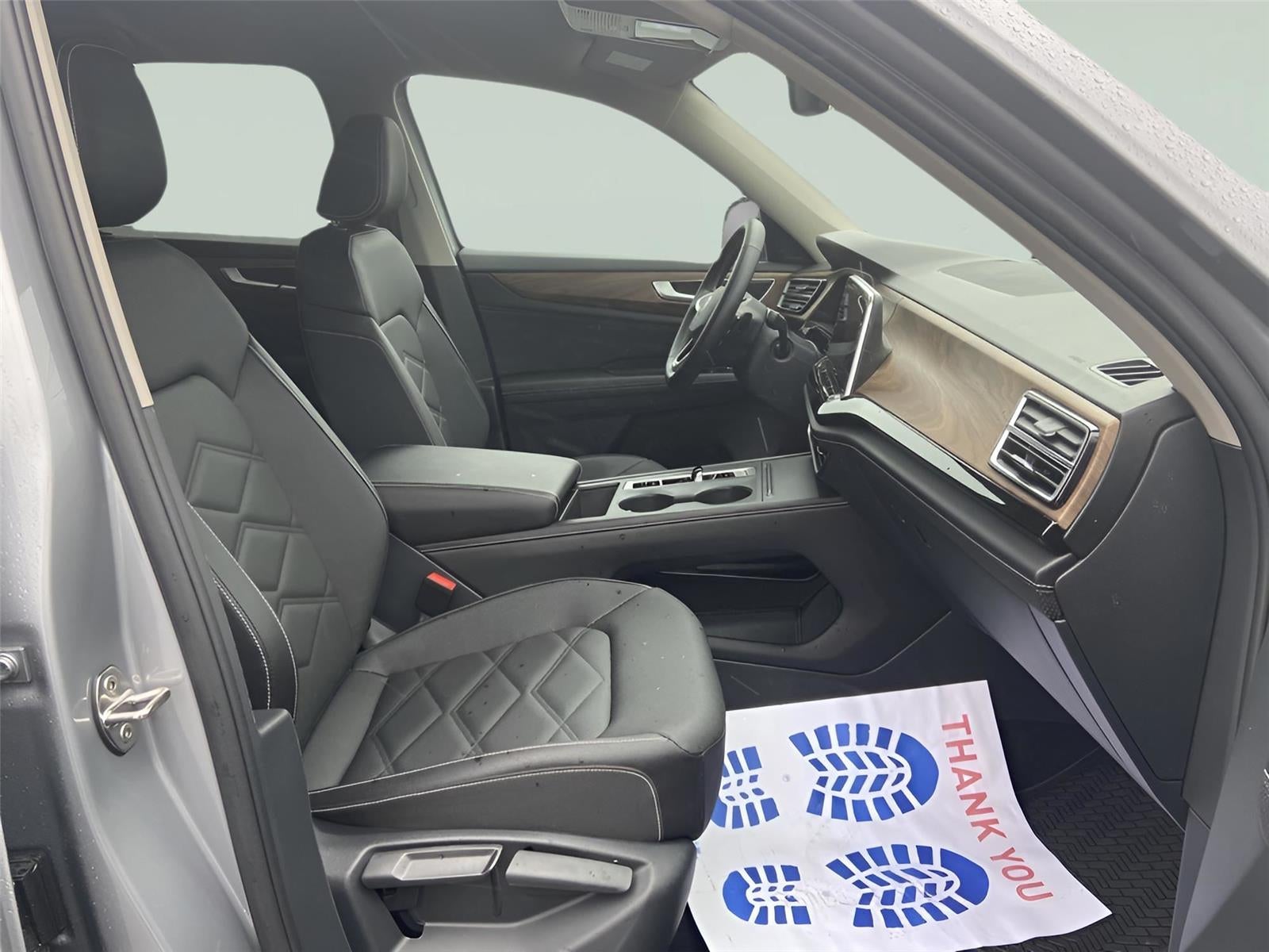 2025 Volkswagen Atlas 2.0T SE