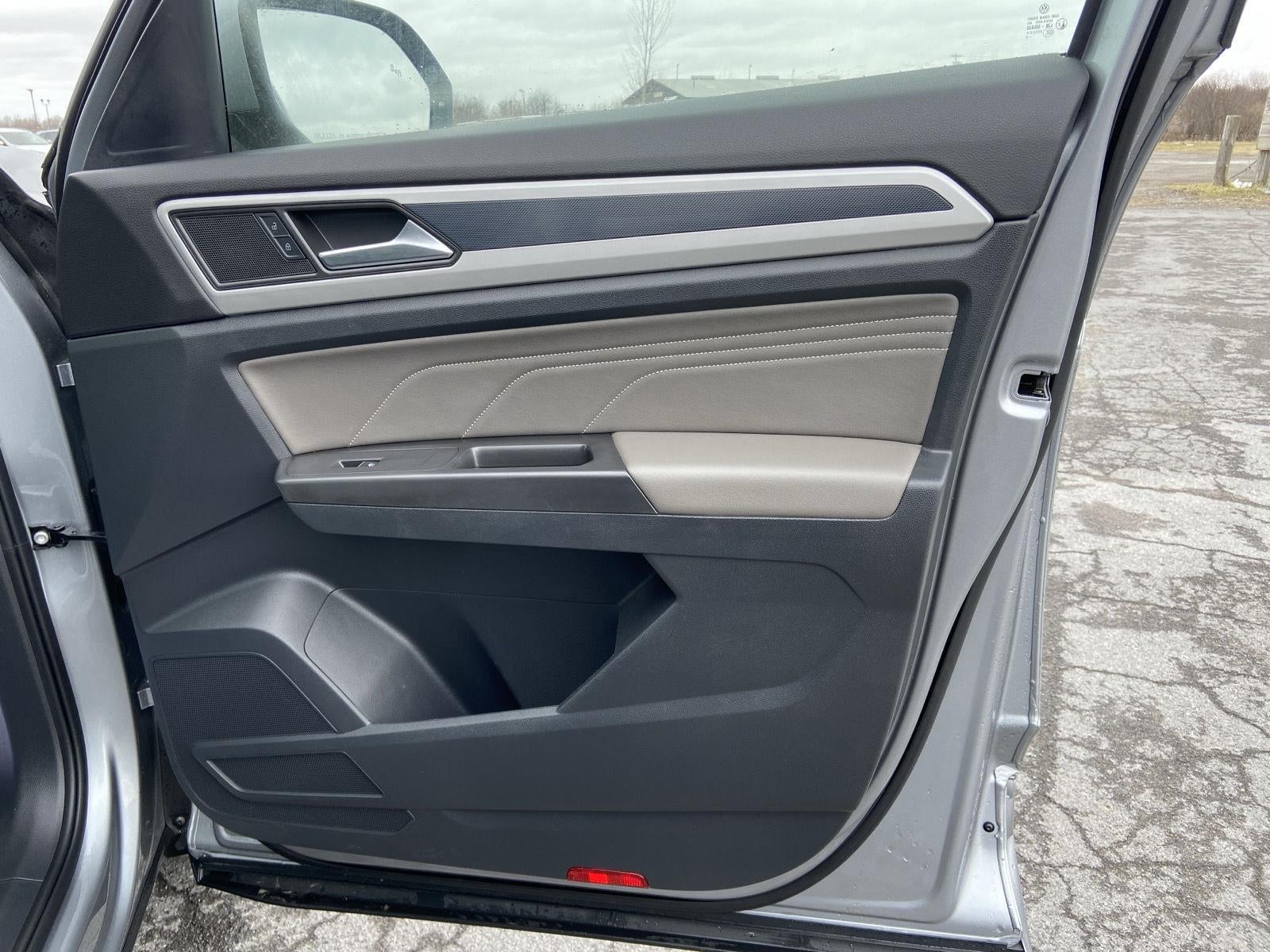 2022 Volkswagen Atlas Cross Sport 3.6L V6 SEL R-Line