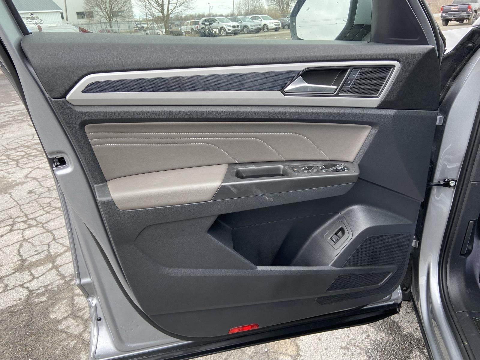 2022 Volkswagen Atlas Cross Sport 3.6L V6 SEL R-Line