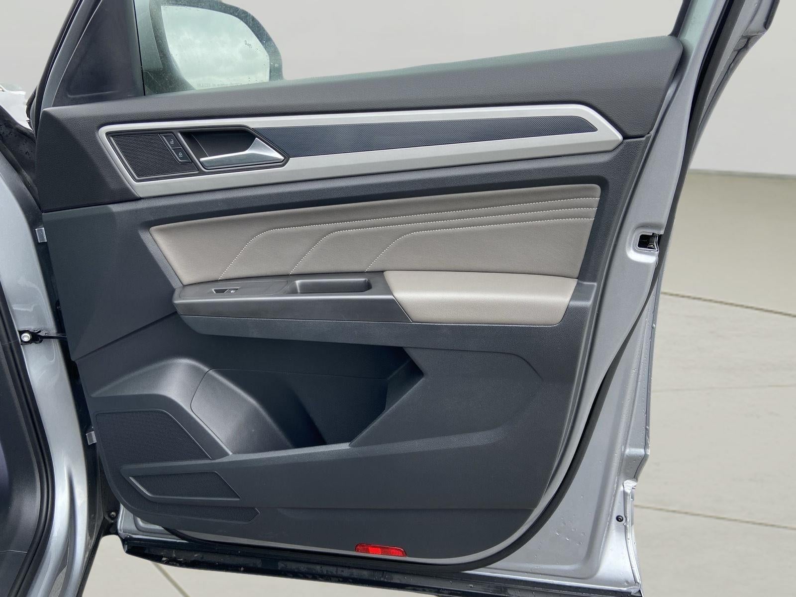 2022 Volkswagen Atlas Cross Sport 3.6L V6 SEL R-Line