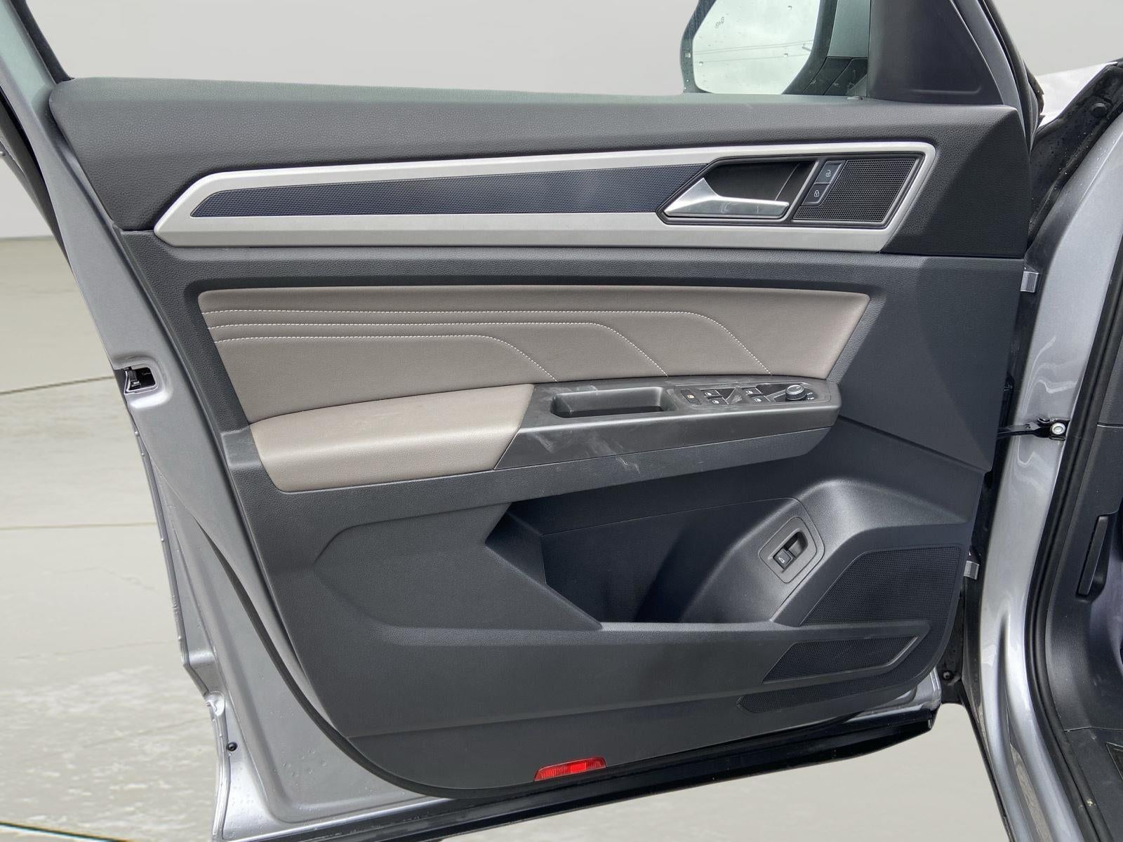 2022 Volkswagen Atlas Cross Sport 3.6L V6 SEL R-Line