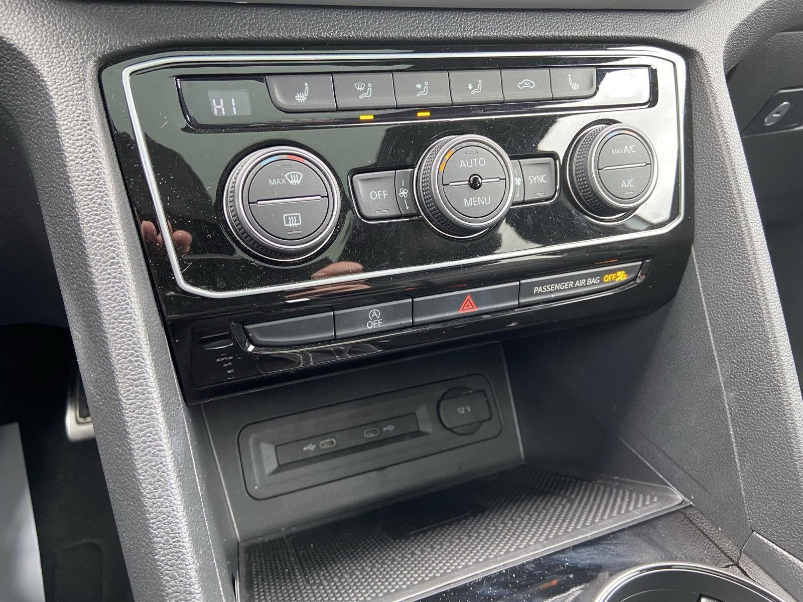 2022 Volkswagen Atlas Cross Sport 3.6L V6 SEL R-Line