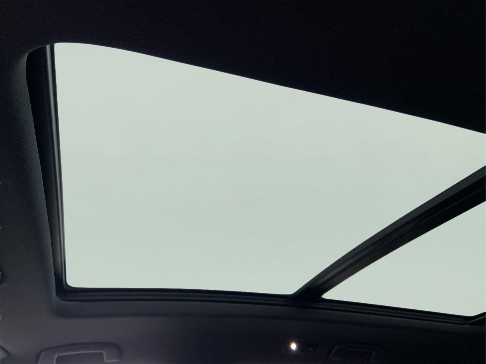 2022 Volkswagen Atlas Cross Sport 3.6L V6 SEL R-Line