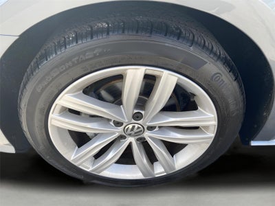 2018 Volkswagen Passat 2.0T SEL Premium