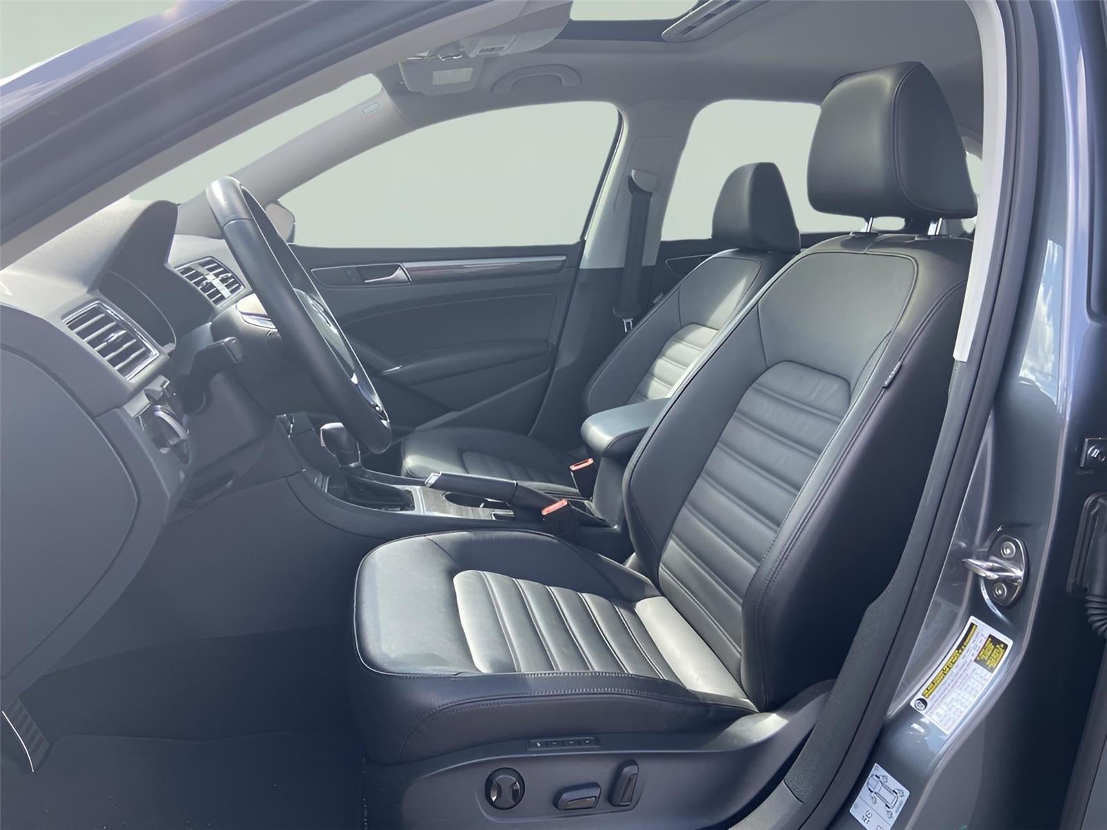 2018 Volkswagen Passat 2.0T SEL Premium