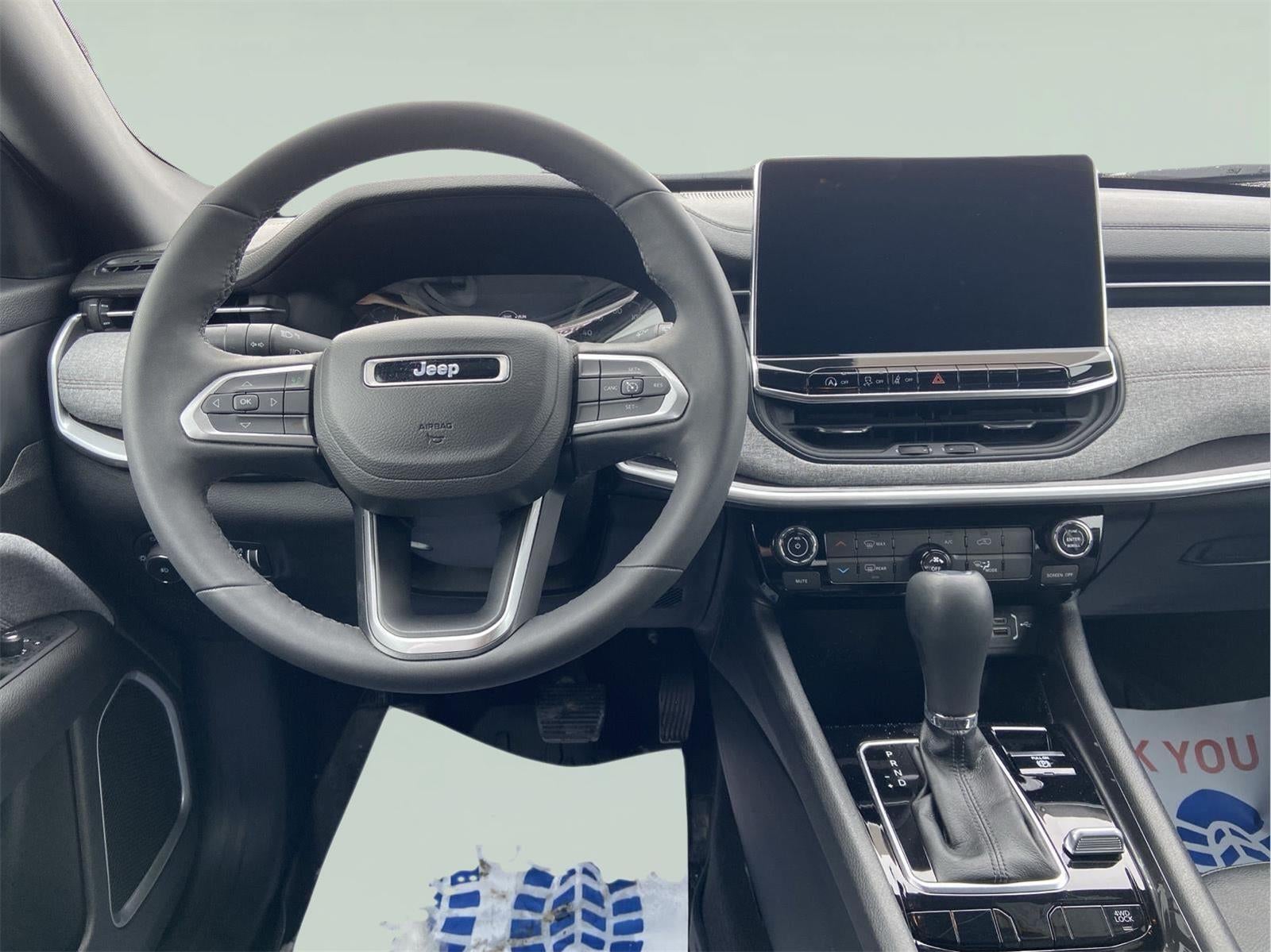 2023 Jeep Compass Latitude Lux