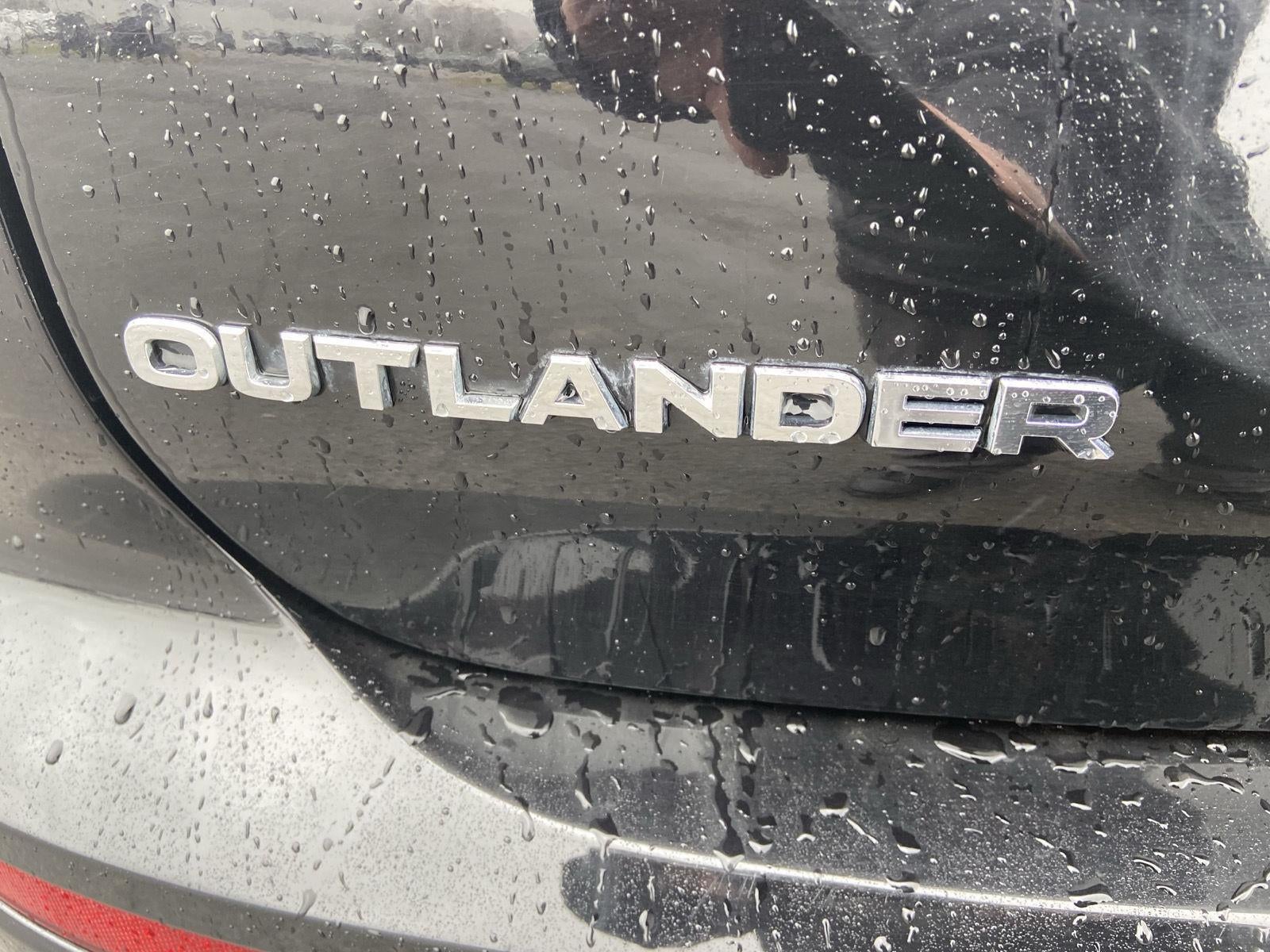 2025 Mitsubishi Outlander SE