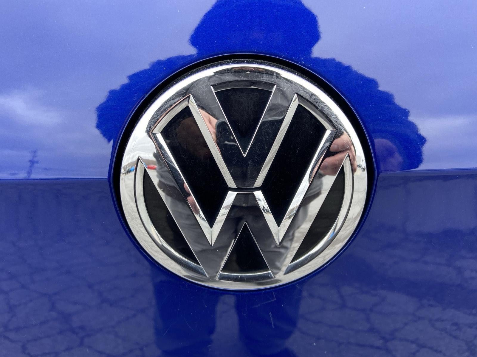 2019 Volkswagen Golf R 2.0T Manual w/DCC/Nav