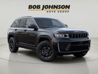 2026 Jeep Grand Cherokee Laredo Altitude