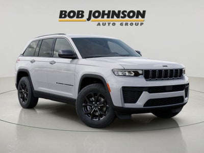 2026 Jeep Grand Cherokee Laredo Altitude
