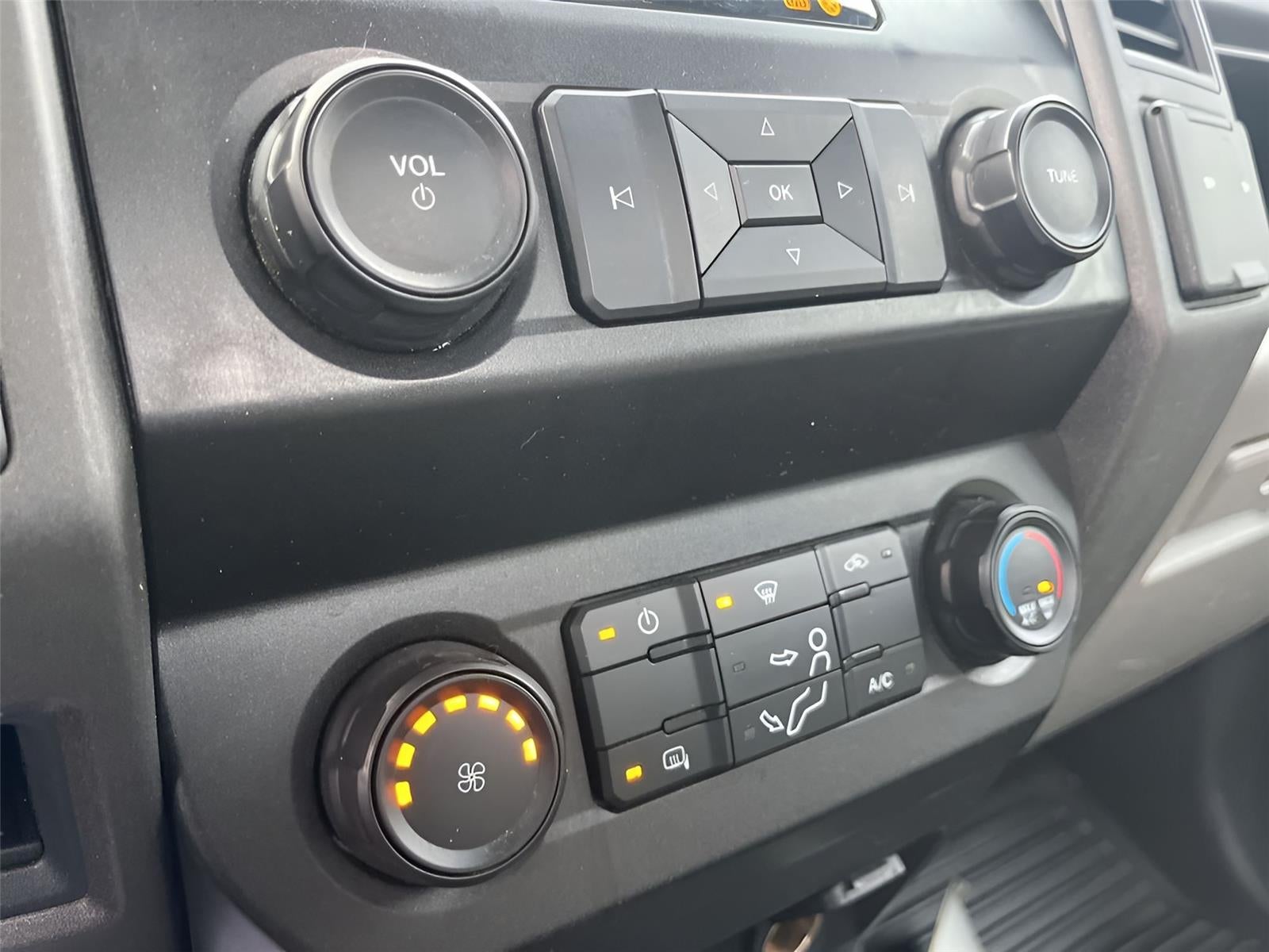 2022 Ford Super Duty F-350 SRW XL