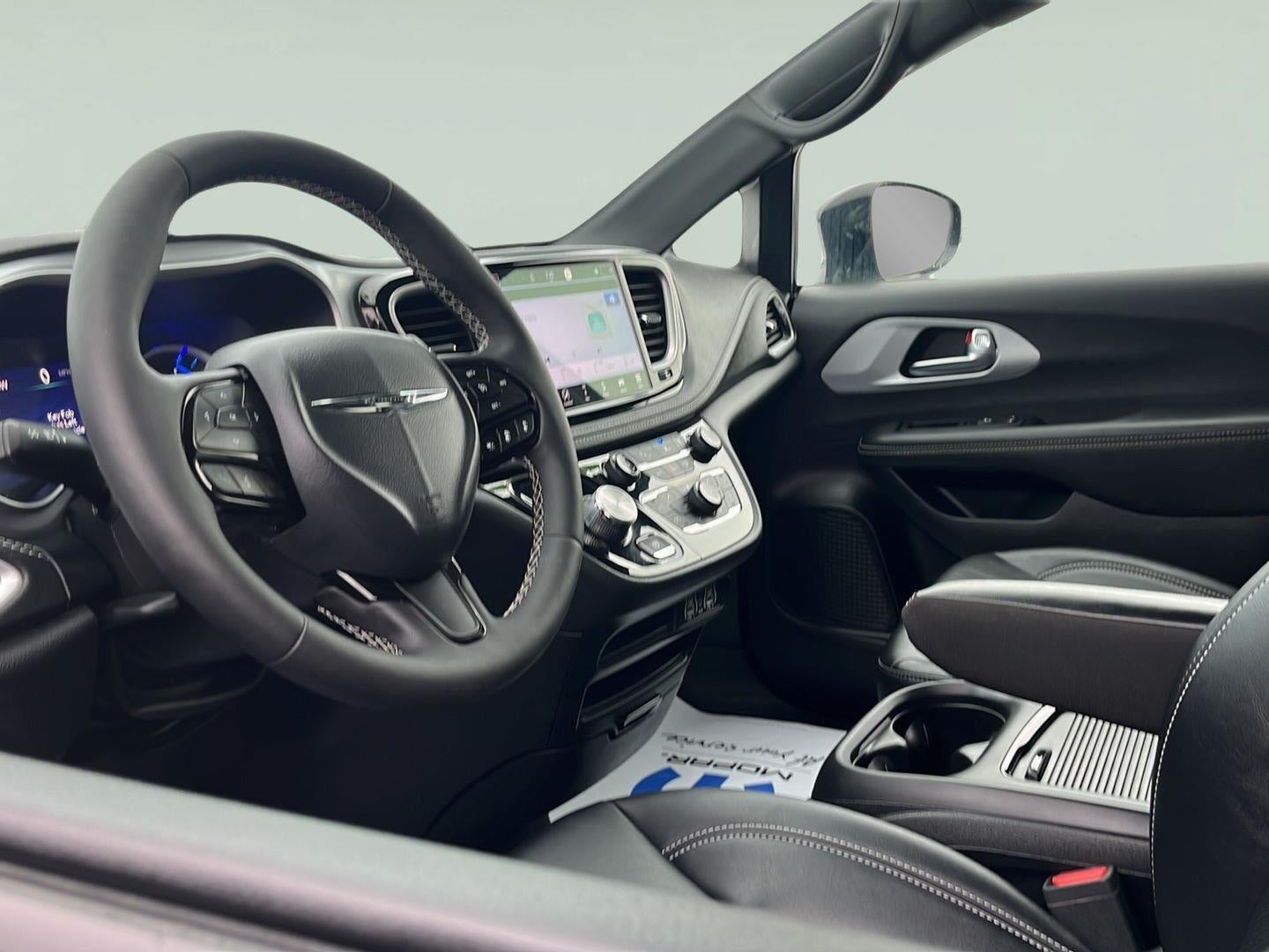 2024 Chrysler Pacifica Hybrid S Appearance Pkg