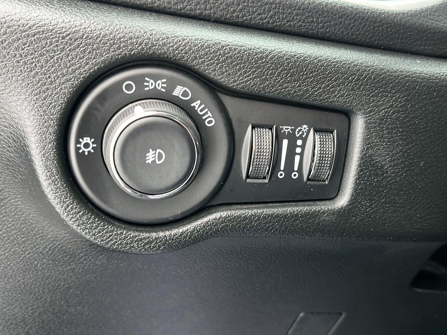 2024 Chrysler Pacifica Hybrid S Appearance Pkg