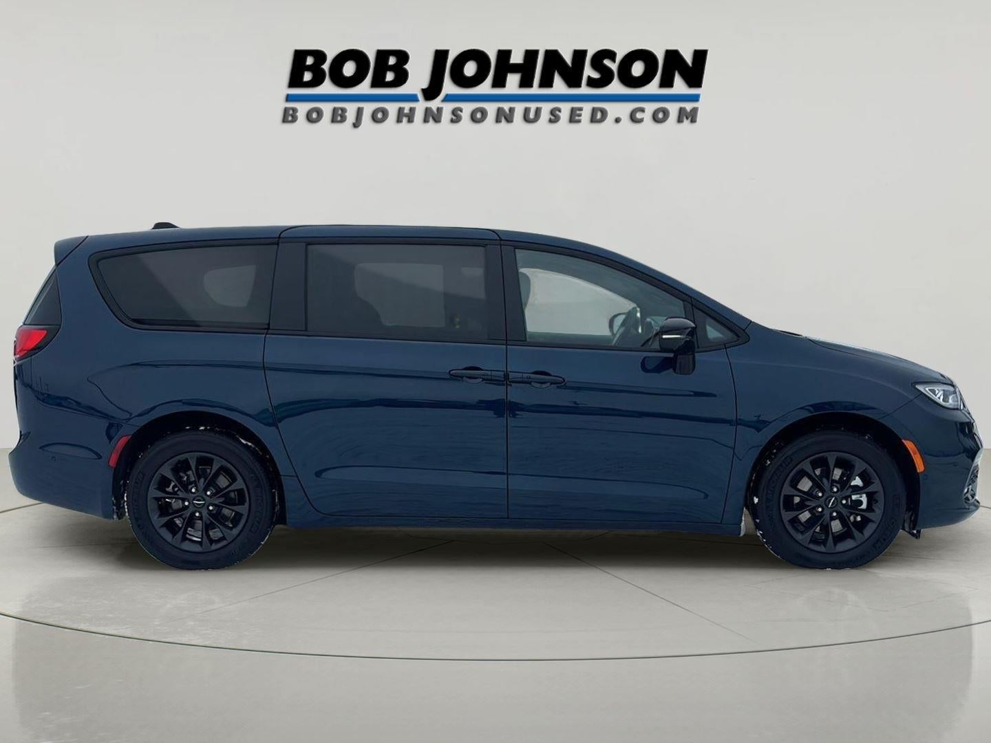 2024 Chrysler Pacifica Hybrid S Appearance Pkg