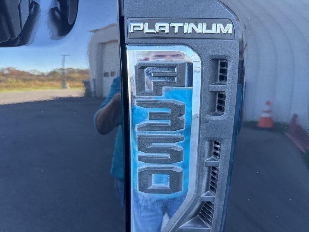 2025 Ford Super Duty F-350 SRW Platinum