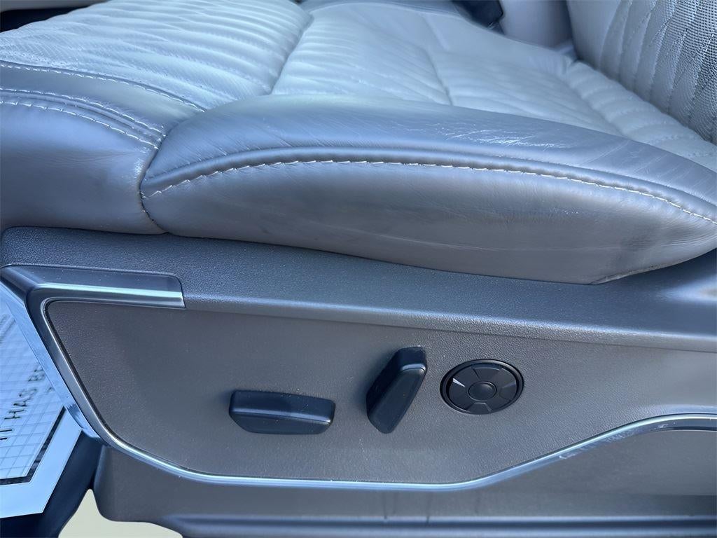 2025 Ford Super Duty F-350 SRW Platinum