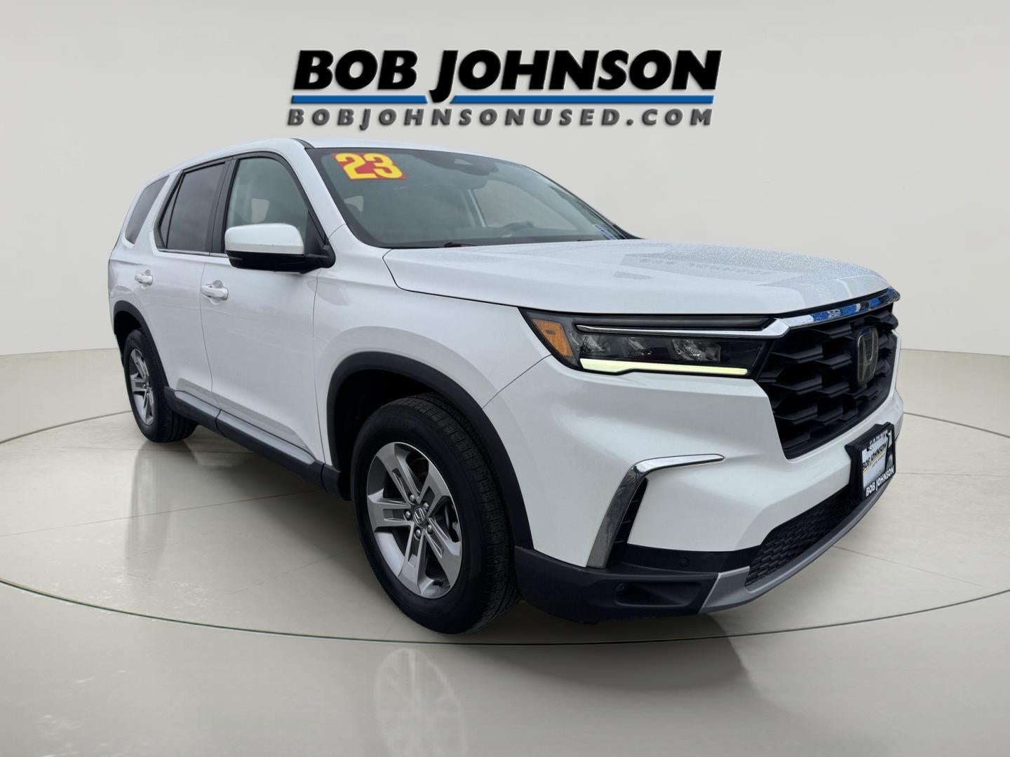 2023 Honda Pilot EX-L w/Rear Captain's Chairs