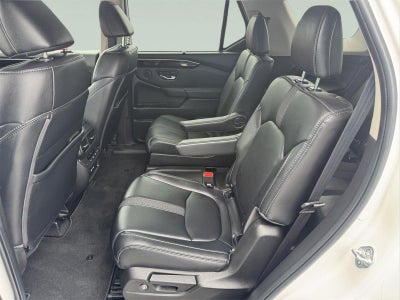 2023 Honda Pilot EX-L w/Rear Captain's Chairs
