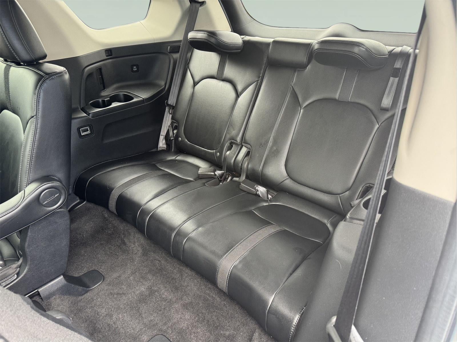 2023 Honda Pilot EX-L w/Rear Captain's Chairs