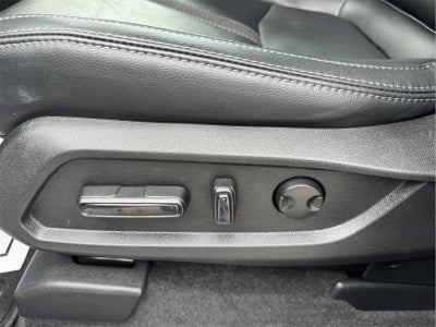 2023 Honda Pilot EX-L w/Rear Captain's Chairs