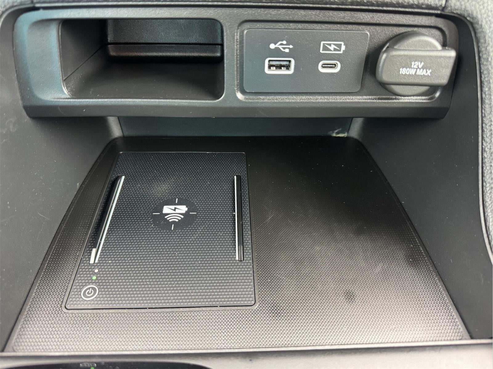 2023 Honda Pilot EX-L w/Rear Captain's Chairs