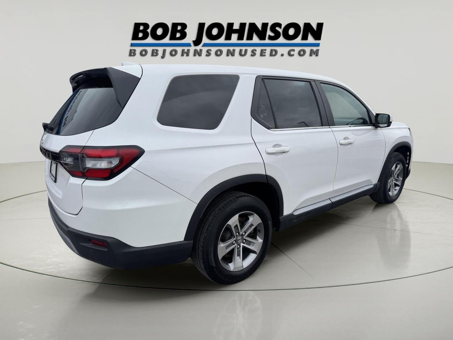 2023 Honda Pilot EX-L w/Rear Captain's Chairs