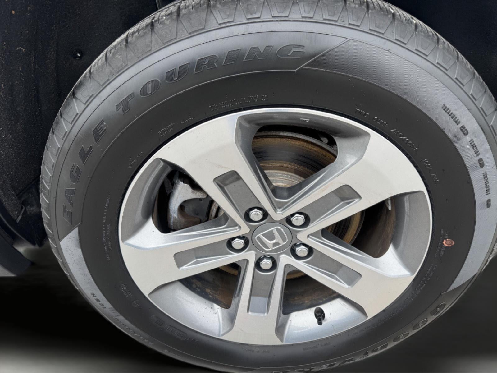 2023 Honda Pilot EX-L w/Rear Captain's Chairs