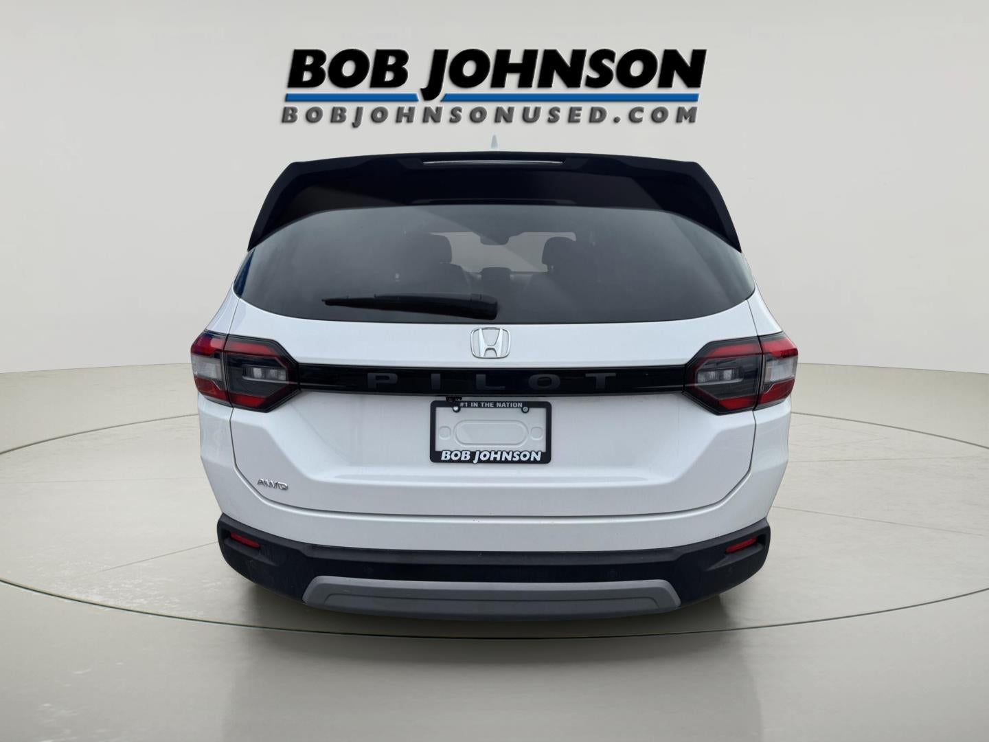 2023 Honda Pilot EX-L w/Rear Captain's Chairs