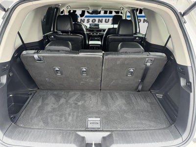 2023 Honda Pilot EX-L w/Rear Captain's Chairs