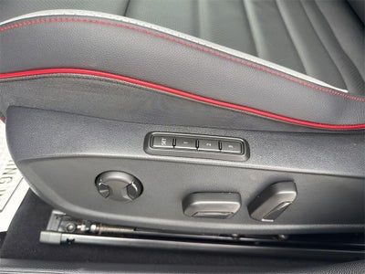 2024 Volkswagen Golf GTI SE