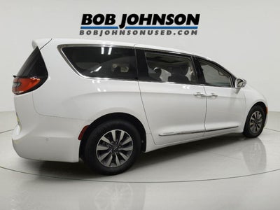 2022 Chrysler Pacifica Hybrid Limited