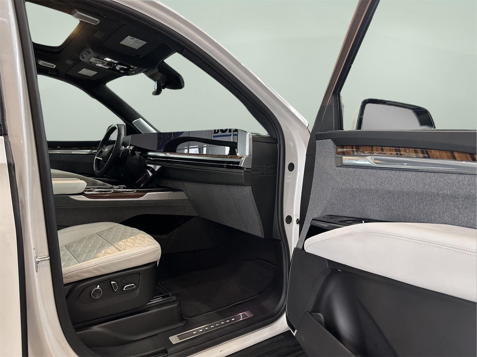 2025 Cadillac Escalade ESV 4WD Sport Platinum