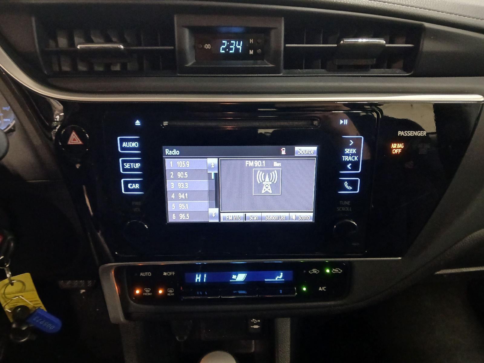 2017 Toyota COROLLA LE