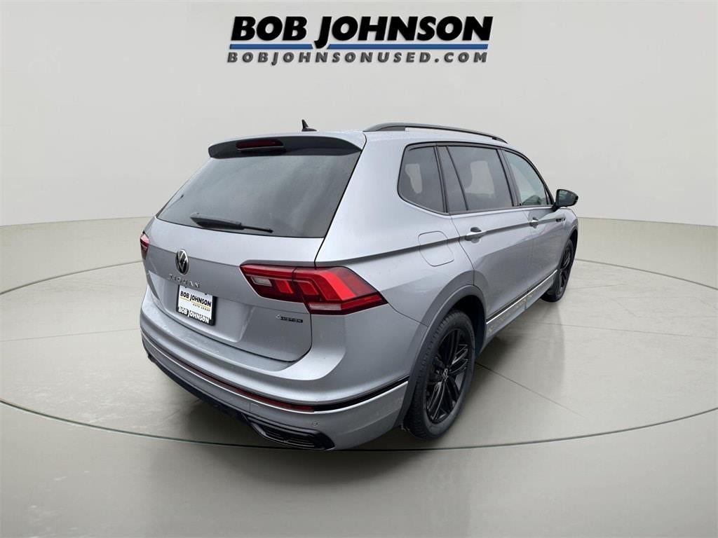 2022 Volkswagen Tiguan SE R-Line Black