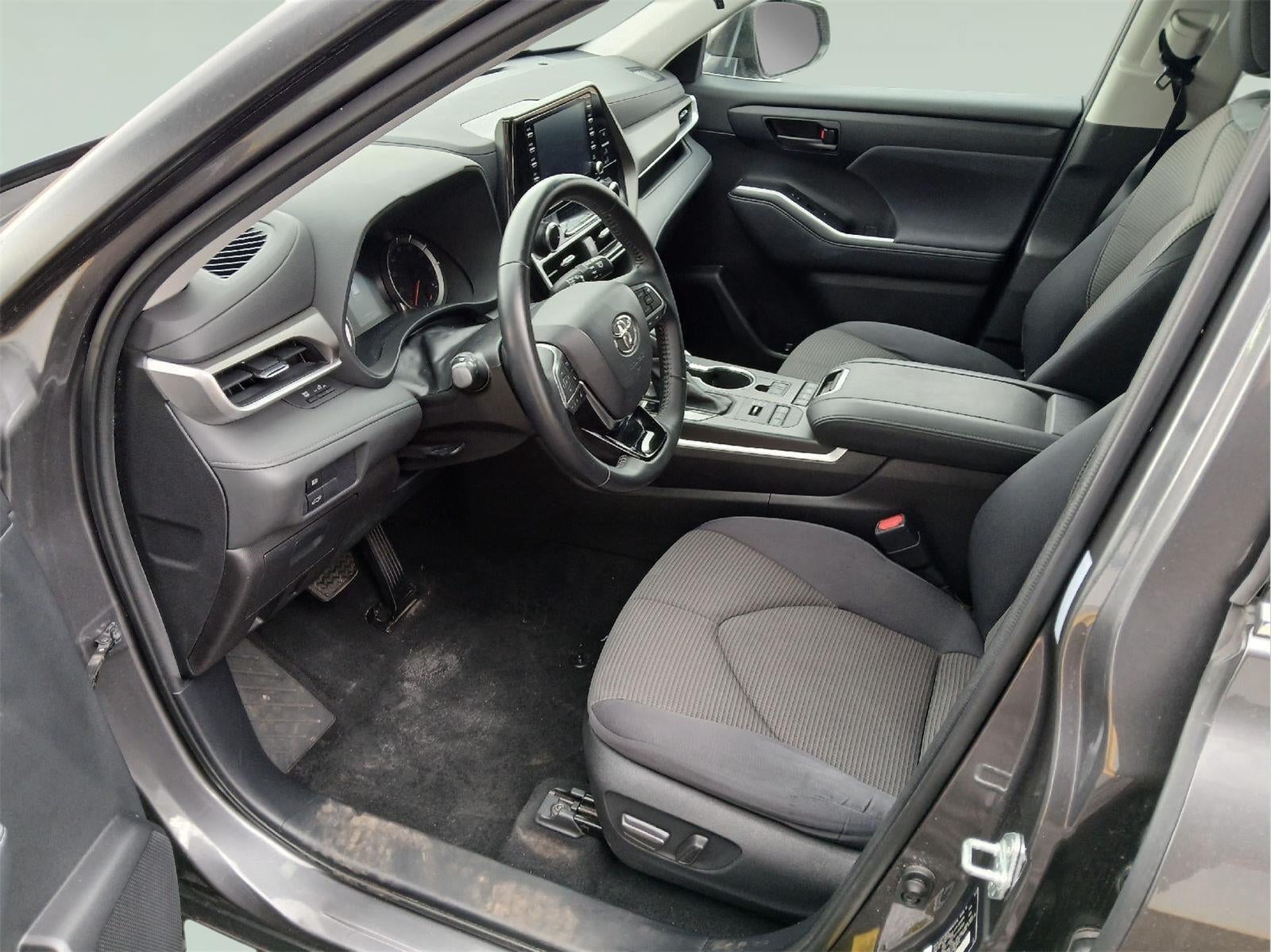 2021 Toyota HIGHLANDER LE