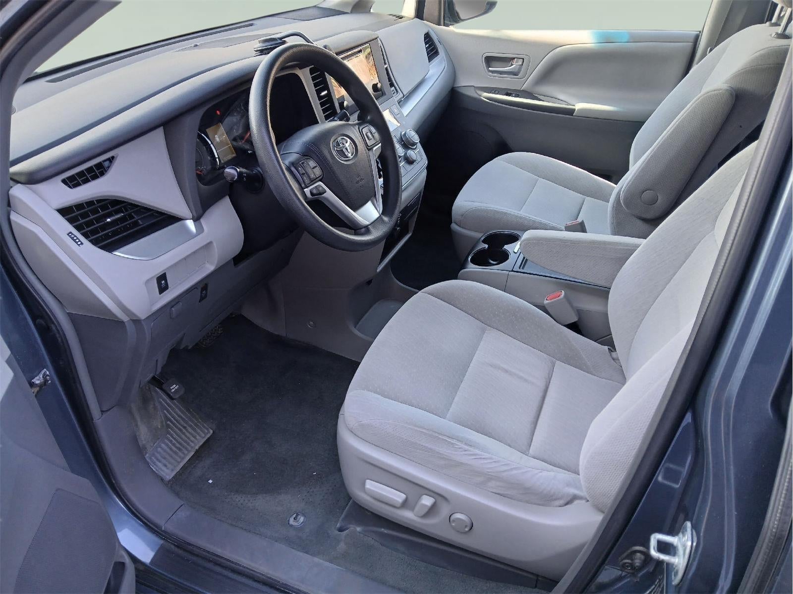2015 Toyota SIENNA LE 3.5L LE 7-Passenger