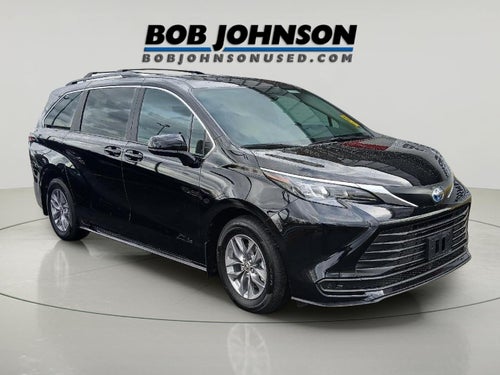 2025 Toyota SIENNA LE AWD LE 8-Passenger
