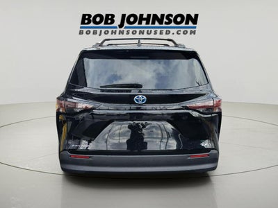 2025 Toyota SIENNA LE AWD LE 8-Passenger