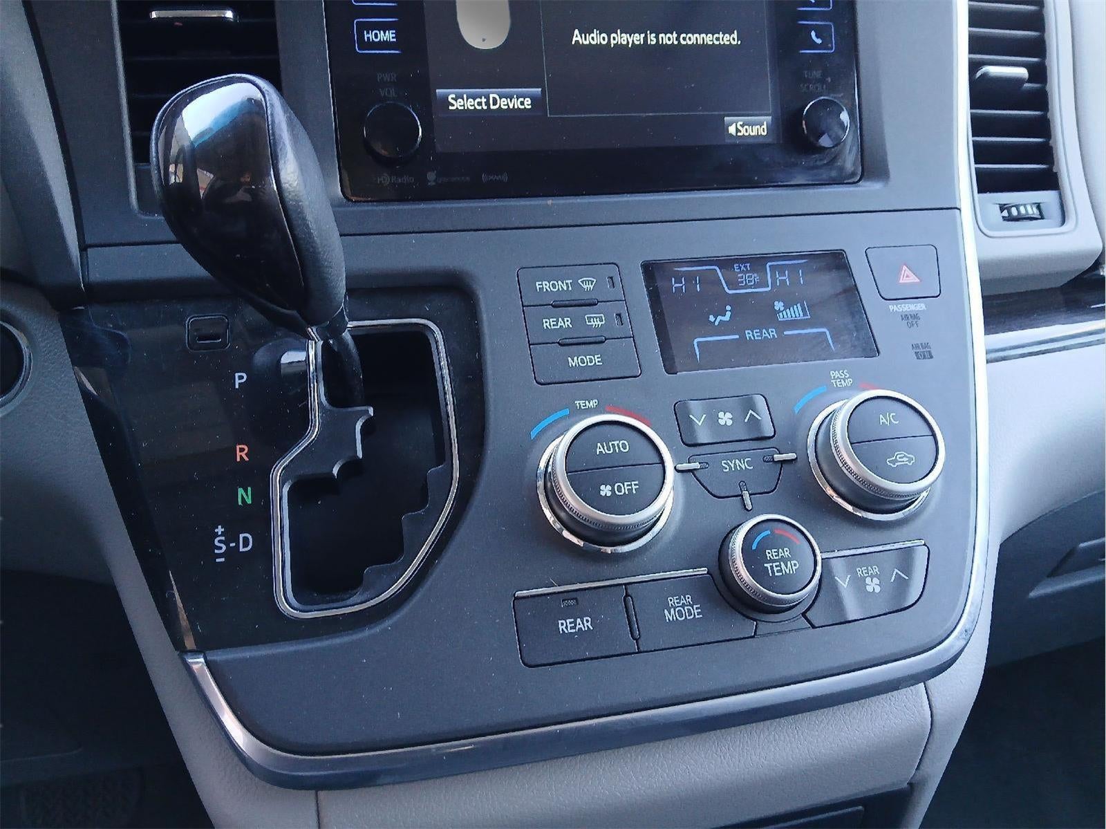 2017 Toyota Sienna XLE 8-Passenger