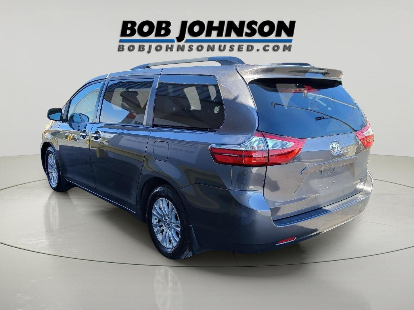 2017 Toyota Sienna XLE 8-Passenger