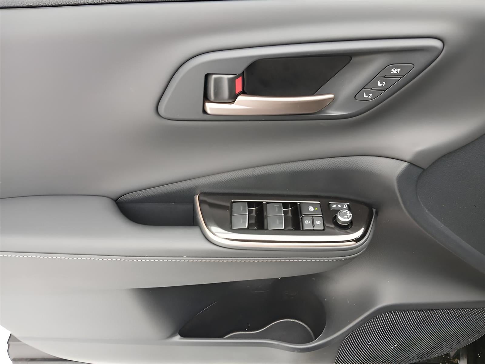 2025 Toyota Crown Signia XLE