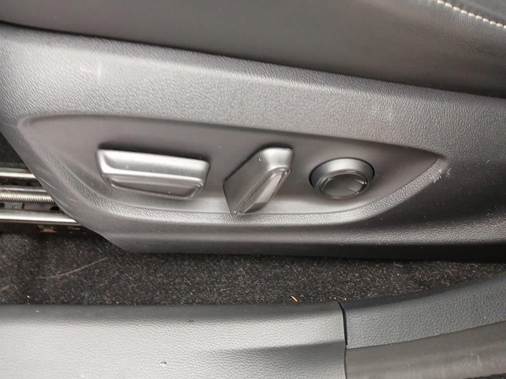 2025 Toyota Crown Signia XLE