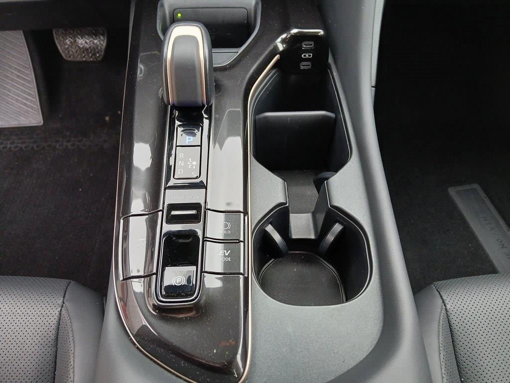 2025 Toyota Crown Signia XLE