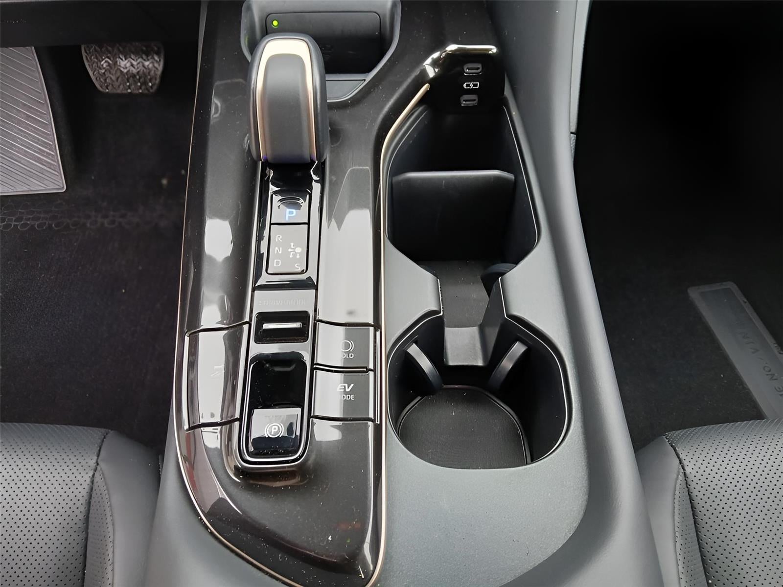 2025 Toyota Crown Signia XLE