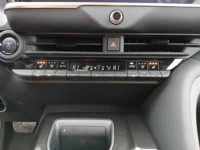 2025 Toyota Crown Signia XLE