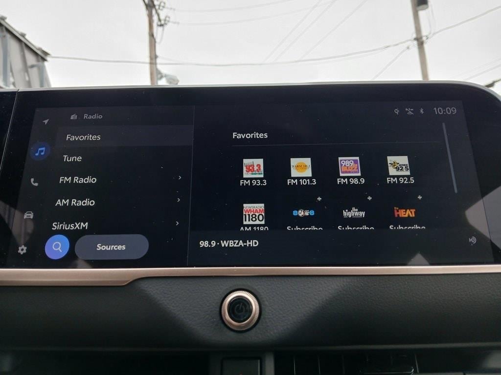 2025 Toyota Crown Signia XLE