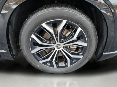 2025 Toyota Crown Signia XLE