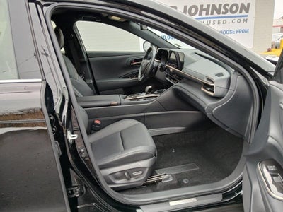 2025 Toyota Crown Signia XLE